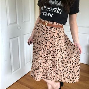 Leopard pleated skirt